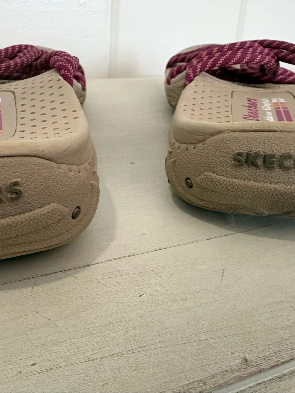 Skechers Women’s Beige Sandals with pink Straps - Picture 3 of 5